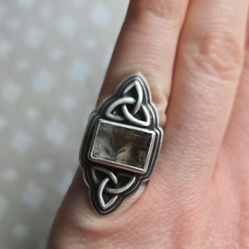 Soliloquy Jewlery Celtic Knot Ring W/ Dendritic Quartz.